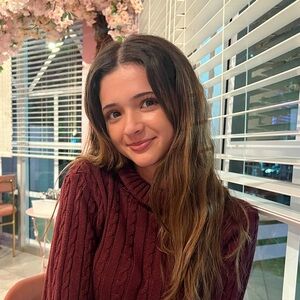 Meet your Posher, Daniela